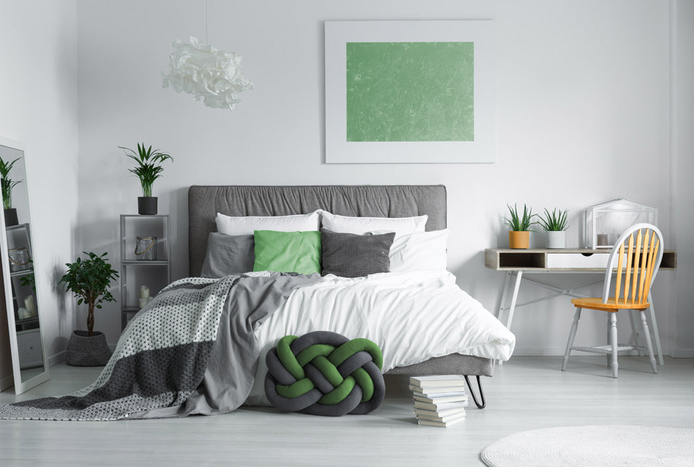 Jaspa Black Low & Soft Pillow